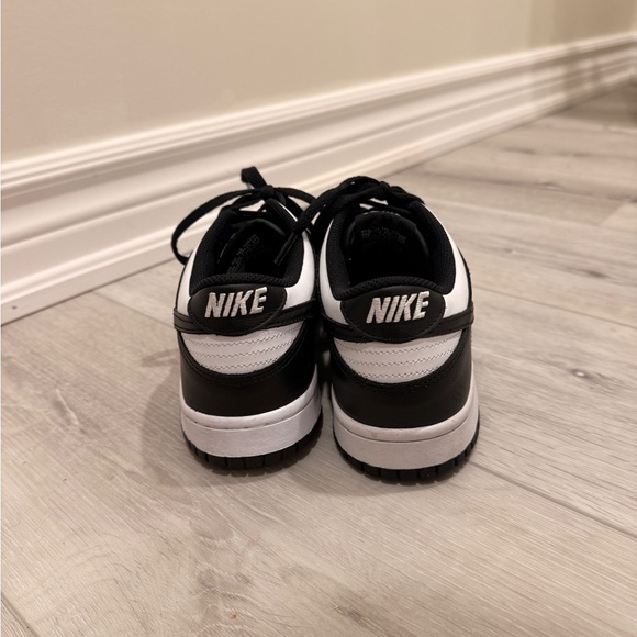 Nike Panda Dunks - Picture 5 of 7